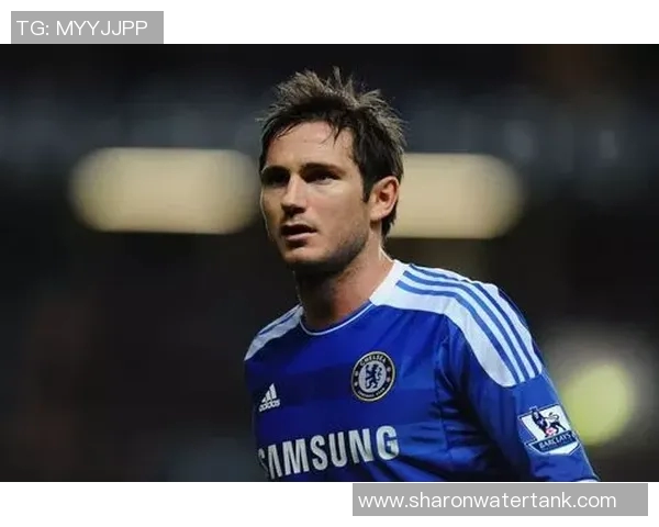 孤独的足球明星在绿茵场上追寻梦想与友情的奇幻旅程