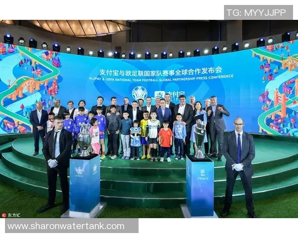 支付宝足球明星助力青少年足球发展共创美好未来 支付宝足球明星助力青少年足球发展共创美好未来